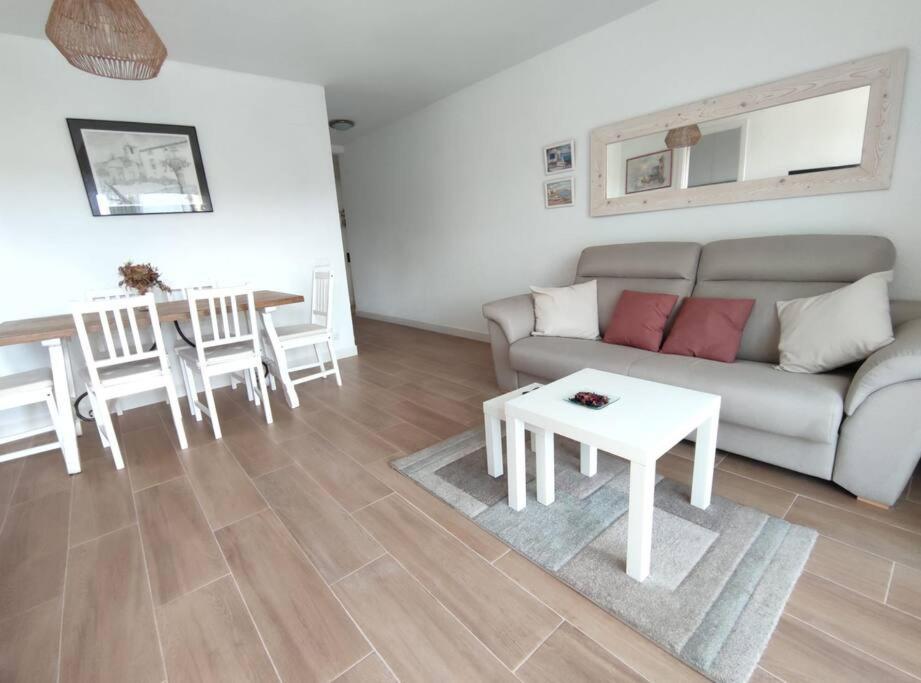 Amplio Apartamento Con Piscina Al Lado De La Playa Platja d'Aro Luaran gambar